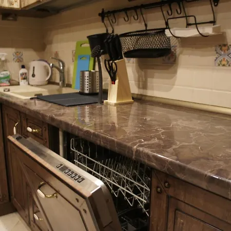 Underділ Nyaraló *