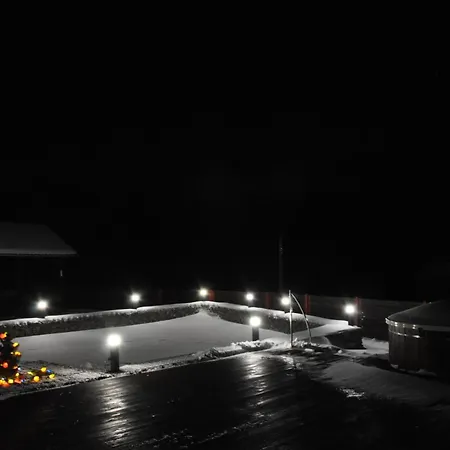 Nyaraló Underділ