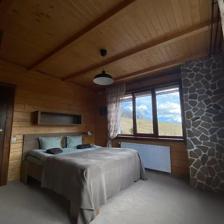 Nyaraló Underділ Krivopillja