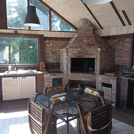 Nyaraló Underділ